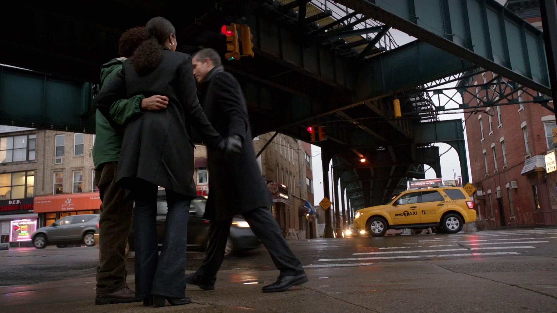 2011-PersonOfInterest-S01E19-423.jpg