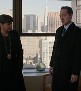 2011-PersonOfInterest-S02E12-096.jpg